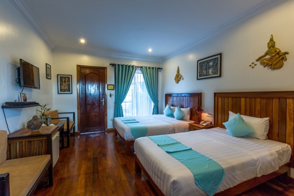 Deluxe Triple Room (1Big & 1Small Bed)