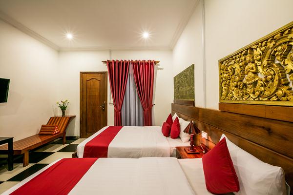 Deluxe Triple Room (1Big & 1Small Bed)